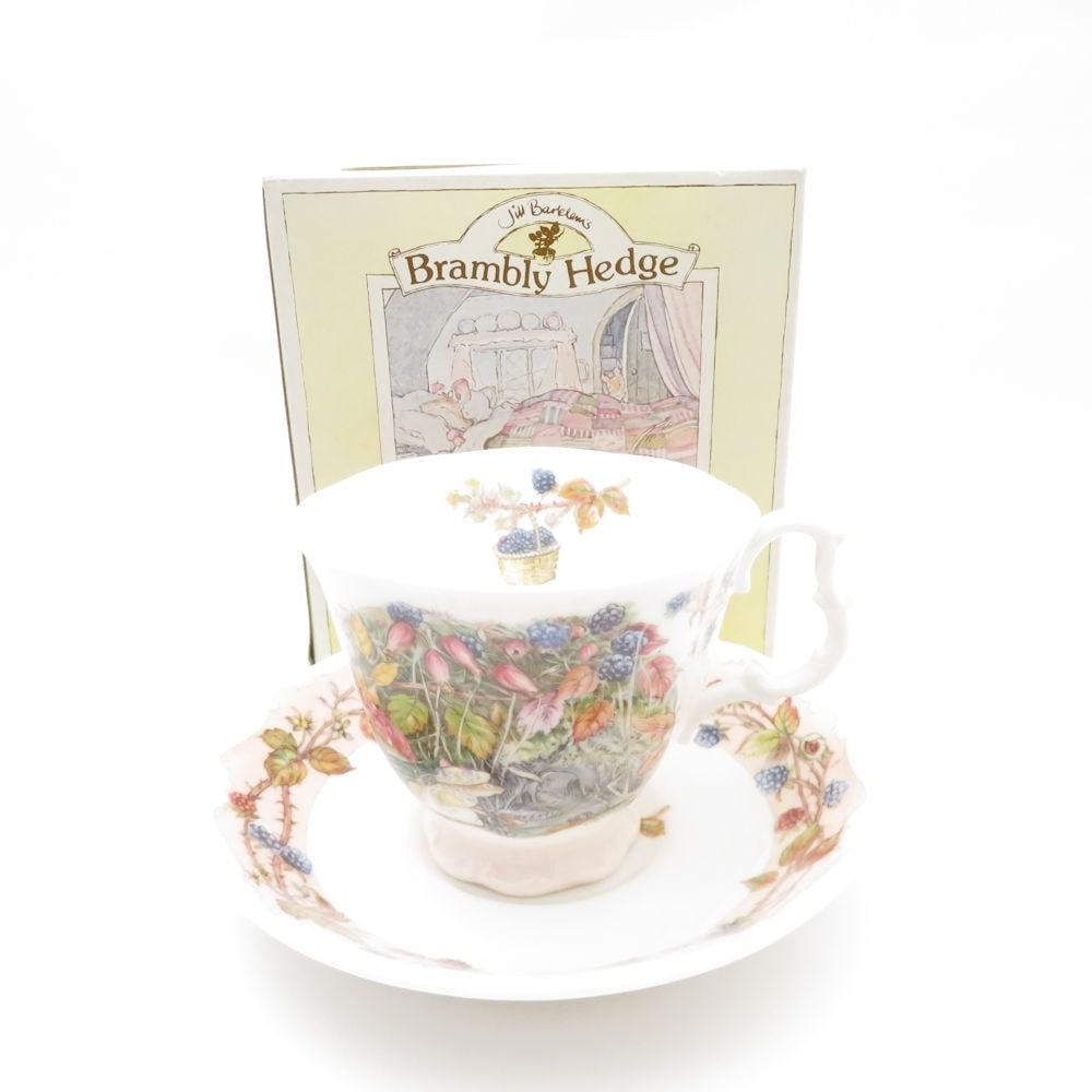 美品 ROYAL ALBERT ロイヤルアルバート ブランブリーヘッジ オータム ティーカップ＆ソーサー 紅茶 英国 SU11504E2 【中古】
