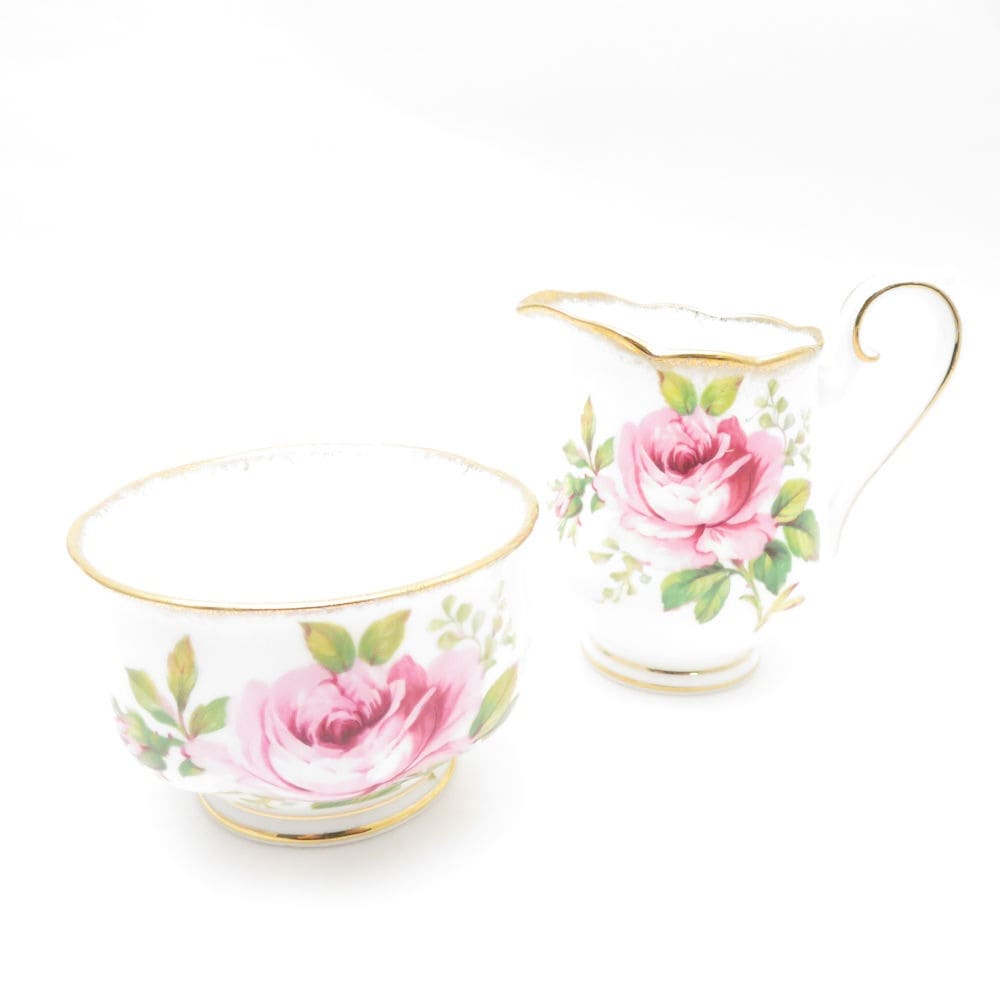 美品 ROYAL ALBERT ロイヤルアルバート アメリカンビューティー オープンシュガー＆クリーマー 2点 セット 砂糖 ミルク 金彩 薔薇 レア 希少 SU11481L1 【中古】
