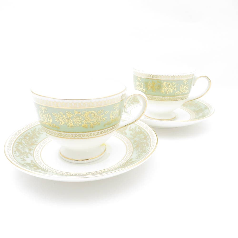 美品 WEDGWOOD ウェッジウッド コロンビア セージグリーン ティーカップ＆ソーサー 2客 ペア リー 金彩 黒壺 英国 紅茶 コーヒー SU11805B4 【中古】