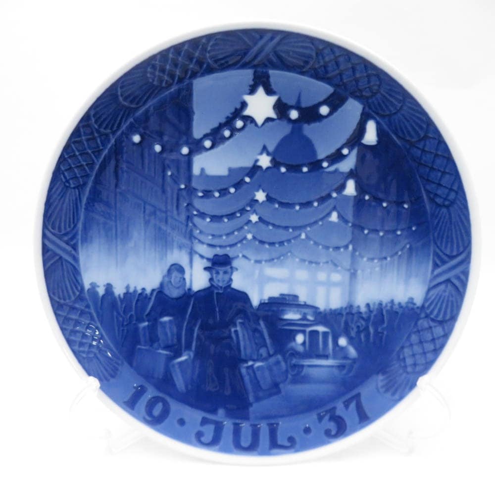 美品 ROYAL COPENHAGEN ロイヤルコペンハーゲン 1937年「コペンハーゲンのクリスマス」 イヤープレート 1枚 ウォールプレート 飾皿 昭和12年 SY12206B4 【中古】