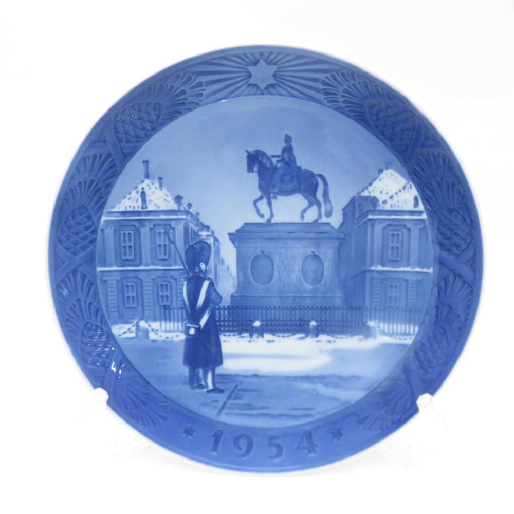 美品 ROYAL COPENHAGEN ロイヤルコペンハーゲン 1954年「コペンハーゲンのアマリエンボー城」 イヤープレート 1枚 ウォールプレート 飾皿 昭和29年 SY12223B4 【中古】