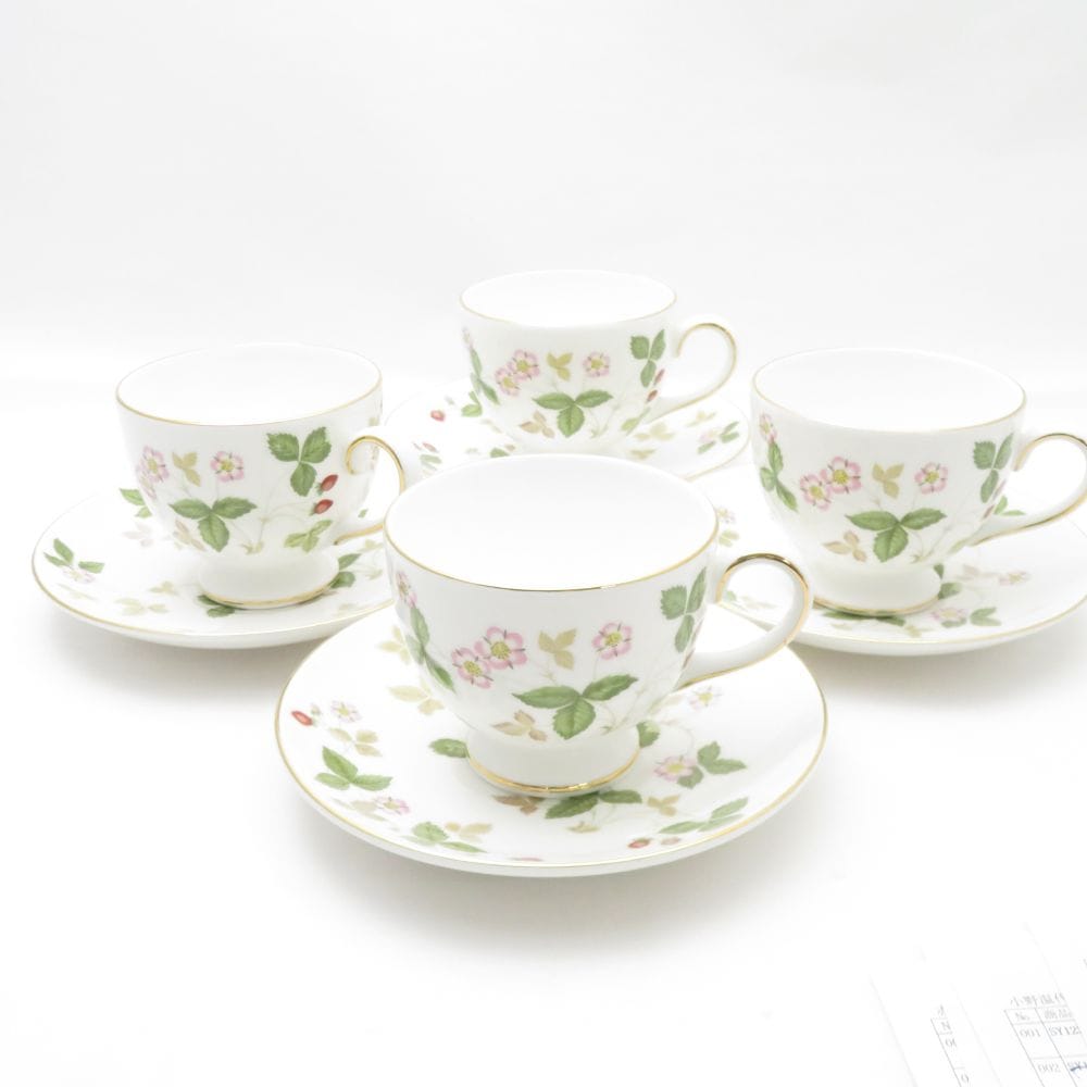 美品 WEDGWOOD ウェッジウッド ワイルドストロベリー ティーカップ＆ソーサー 4客 セット リー 花柄 紅茶 英国 SU11890R1 【中古】