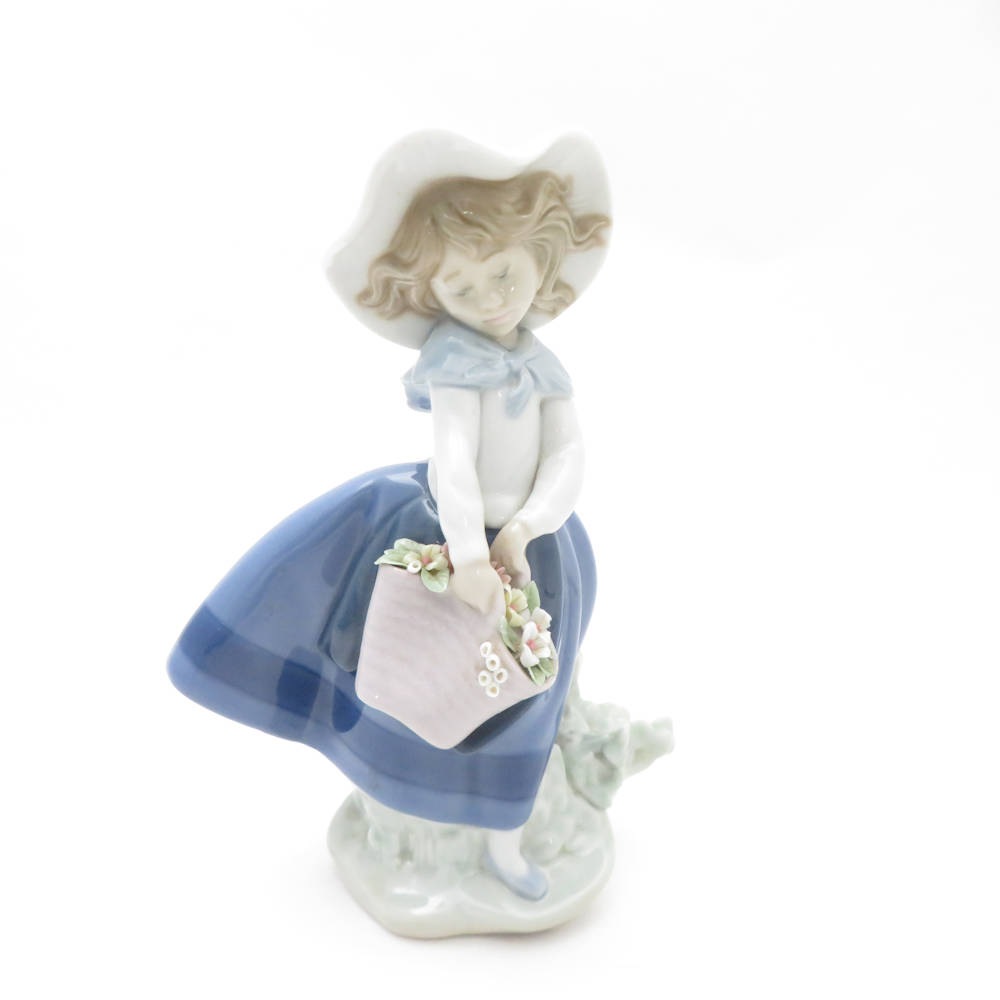 LLADRO リヤドロ 5521 きれいな花ばかり フィギュリン 1点 置物 陶器人形 女の子 西洋陶磁 オブジェ SU11756V2 【中古】
