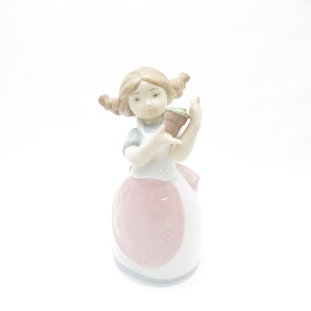 美品 NAO ナオ GOLDEN DAISIES 黄金のデイジー 植木鉢を持つ少女 1537 フィギュリン 1点 女の子 花 置物 人形 ポーセリン オブジェ SU12075S3 【中古】