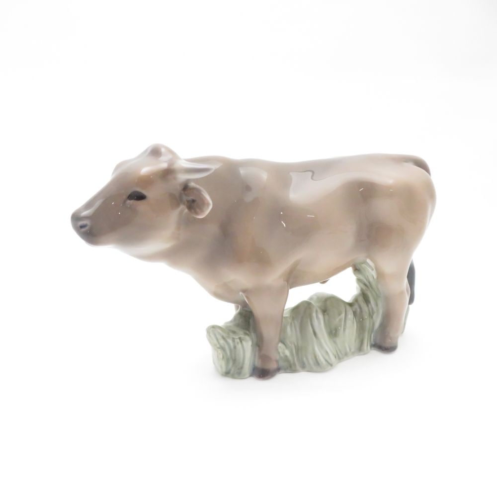 ROYAL COPENHAGEN ロイヤルコペンハーゲン フィギュリン 1点 干支 牛 丑 ウシ 置物 インテリア SO3259X1 【中古】