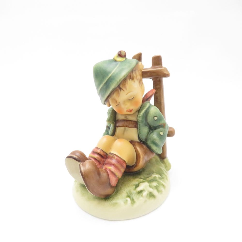 美品 Goebel ゲーベル ＃836 フィギュリン お昼寝 男の子 置物 フンメル人形 ST520H2 【中古】