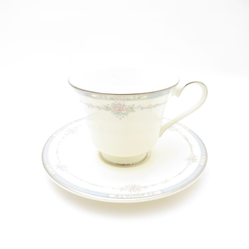 ROYAL DOULTON ロイヤルドルトン LISA カップ＆ソーサー SM4145B4 【中古】