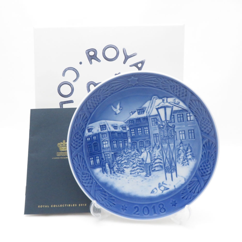 未使用 ROYAL COPENHAGEN ロイヤルコペンハーゲン 2018年「 Christmas Tree Market 」 イヤープレート ウォールプレート 飾り皿 SY12998B1 【中古】