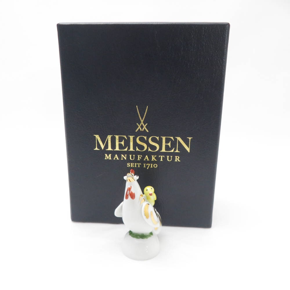 美品 MEISSEN マイセン 干支シリーズ 手びねり 酉 83547 フィギュリン 1点 置物 ペーター・シュトラング ひよこ付き SC8496K1 【中古】