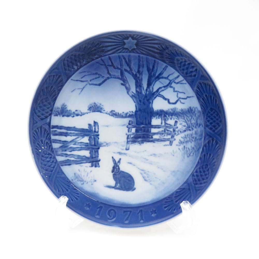 美品 ROYAL COPENHAGEN ロイヤルコペンハーゲン 1971年 冬の野うさぎ イヤープレート 昭和46年 18cm ウォールプレート 飾り皿 SY13044R1 【中古】