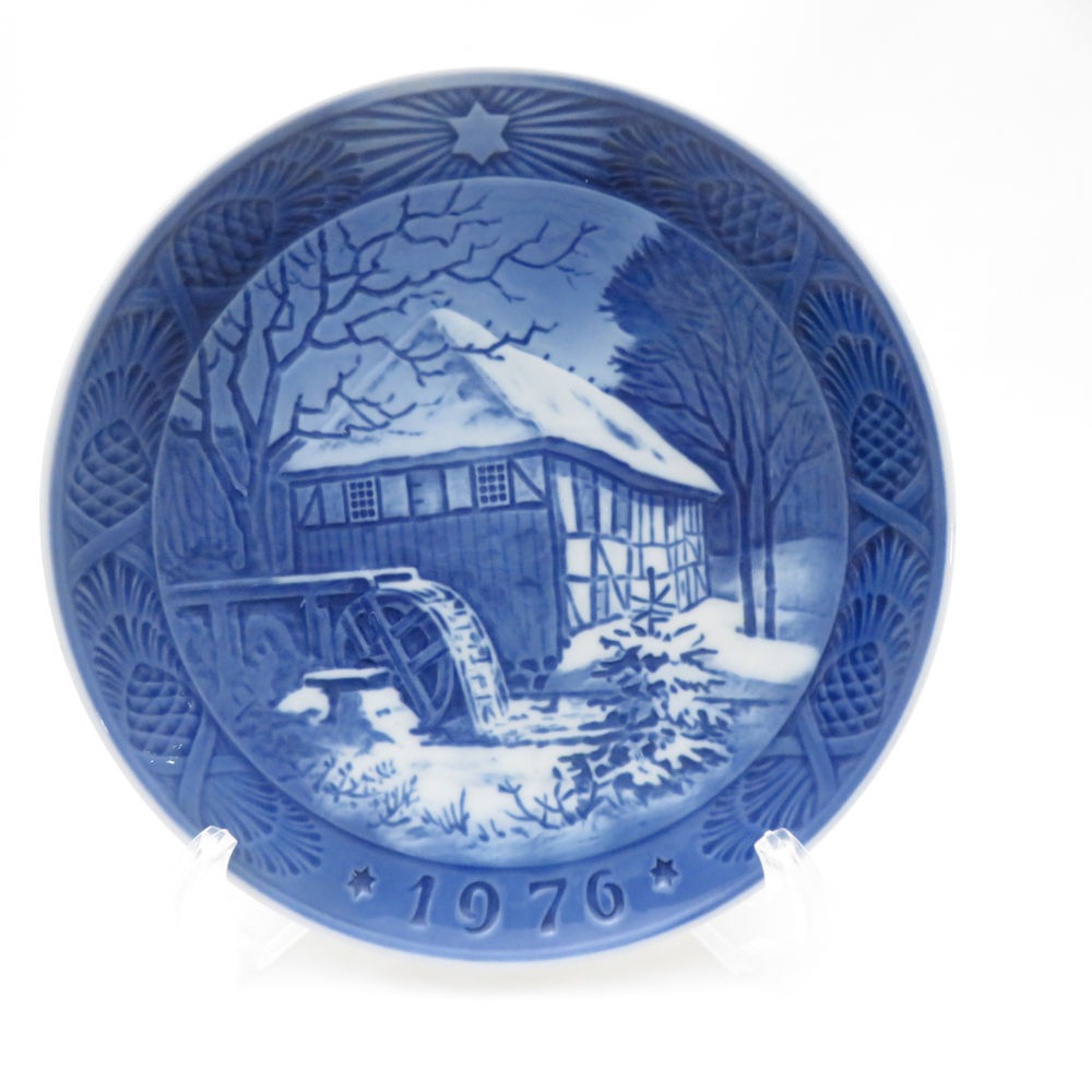 美品 ROYAL COPENHAGEN ロイヤルコペンハーゲン 1976年 ビベックの水車小屋 イヤープレート 昭和51年 18cm ウォールプレート 飾り皿 SY13049R1 【中古】