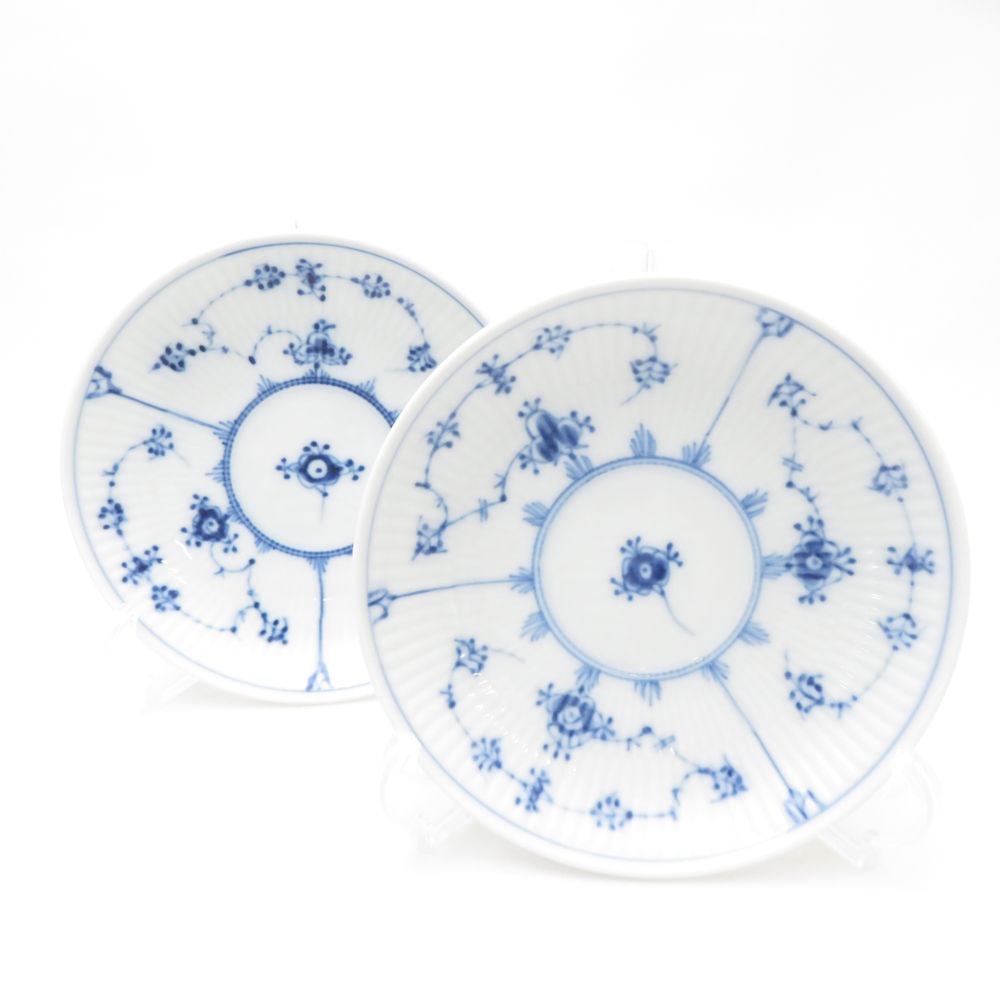 美品 ROYAL COPENHAGEN ロイヤルコペンハーゲン ブルーフルーテッドプレイン 094 ソーサー 2枚 ペア 小皿 15cmプレート SY13072P1 【中古】