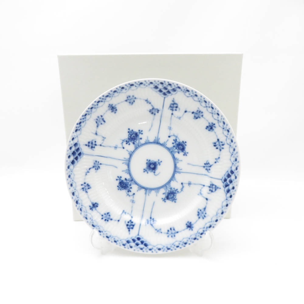 未使用 ROYAL COPENHAGEN ロイヤルコペンハーゲン ブルーフルーテッドハーフレース 中皿 1枚 17cmプレート パン ケーキ デザート SM4429A2 【中古】