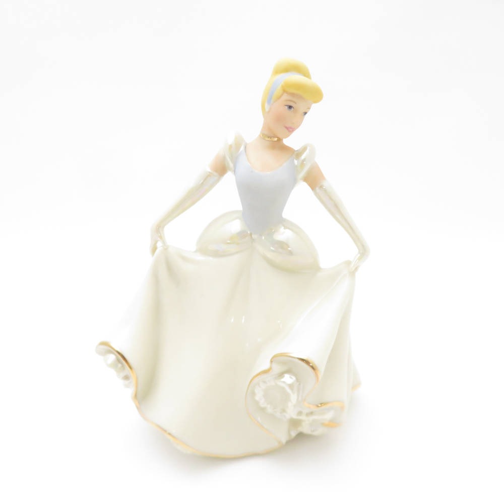 美品 LENOX レノックス ディズニーショーケース シンデレラ フィギュリン 1点 陶器人形 置物 プリンセス フィギュア SC8512E2 【中古】
