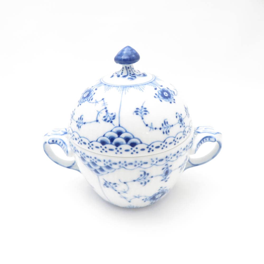 美品 ROYAL COPENHAGEN ロイヤルコペンハーゲン ブルーフルーテッドハーフレース 160/161 シュガーボウル 1点 L 200ml 砂糖 蓋付ポット テーブルウェア SU12953B4 【中古】