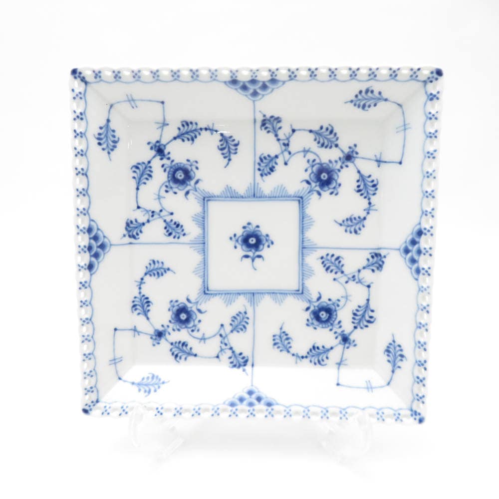 美品 ROYAL COPENHAGEN ロイヤルコペンハーゲン ブルーフルーテッドフルレース 714 スクエアディッシュ 1枚 小皿 14cmプレート スクエア S SU12955B4 【中古】