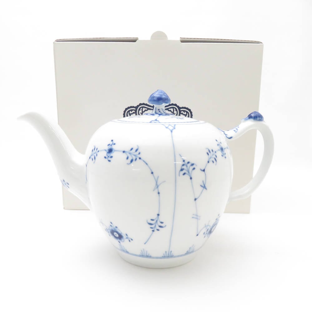 美品 ROYAL COPENHAGEN ロイヤルコペンハーゲン ブルーフルーテッドプレイン 137 ティーポット 1点 茶器 白磁 青 高級食器 テーブルウェア SU12961B4 【中古】