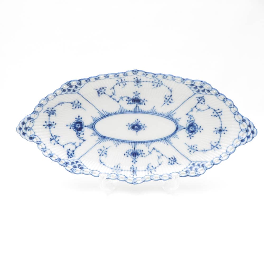 美品 ROYAL COPENHAGEN ロイヤルコペンハーゲン ブルーフルーテッドフルレース 349 オーバルプレート 1枚 ピックルディッシュ 皿 テーブルウェア SU12963B4 【中古】