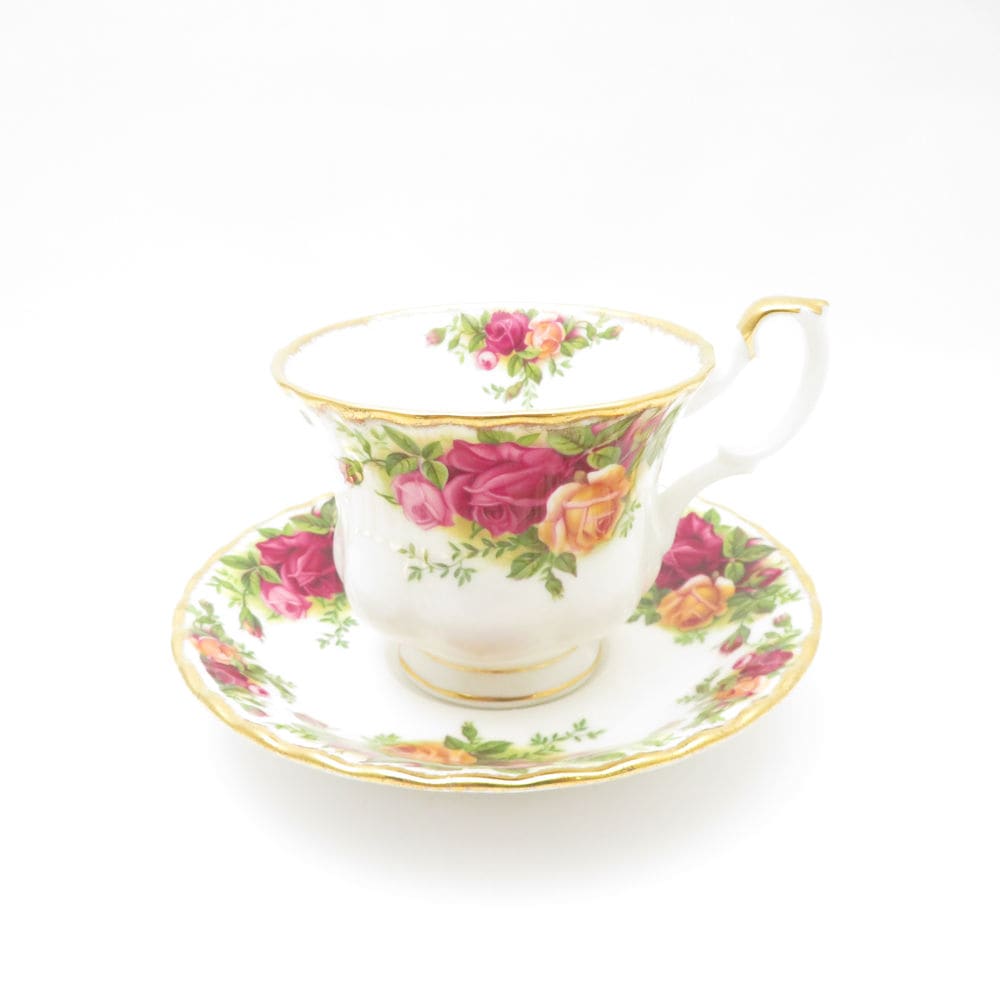 美品 ROYAL ALBERT ロイヤルアルバート オールドカントリーローズ カップ＆ソーサー バラ 薔薇 花 SC8873K1 【中古】