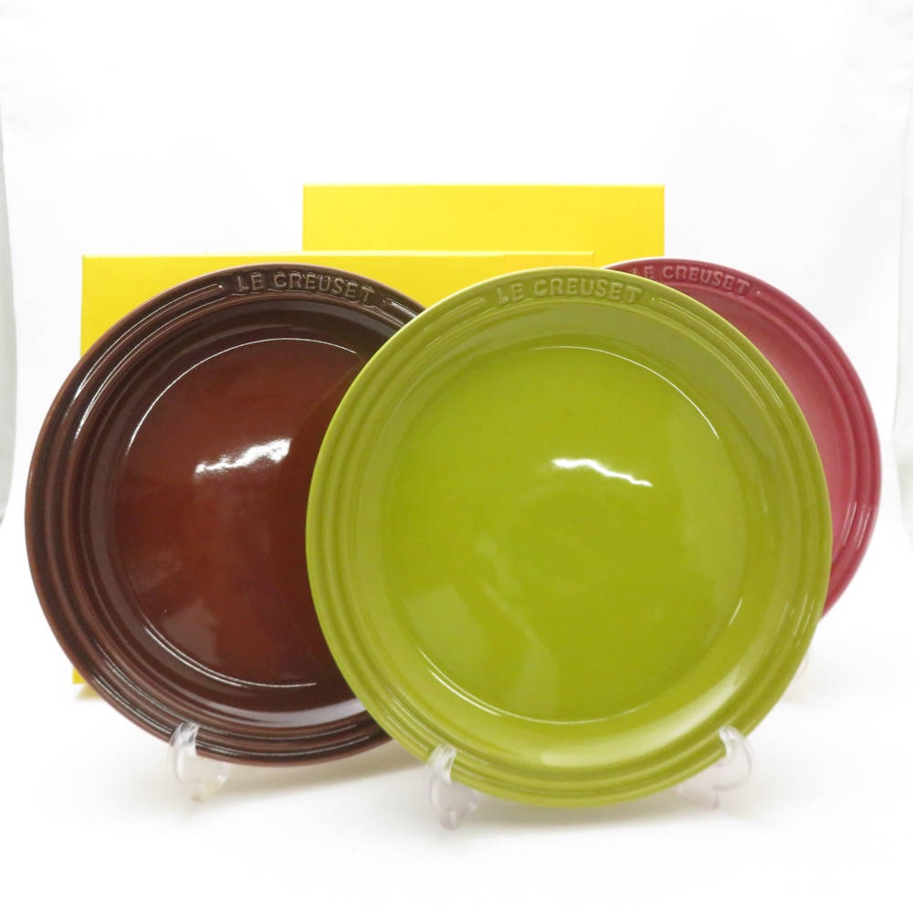 未使用 Le Creuset ルクルーゼ 中皿 3枚 セット 23cm ラウンドプレート ピンク ブラウン グリーン系 SO3624A1 【中古】