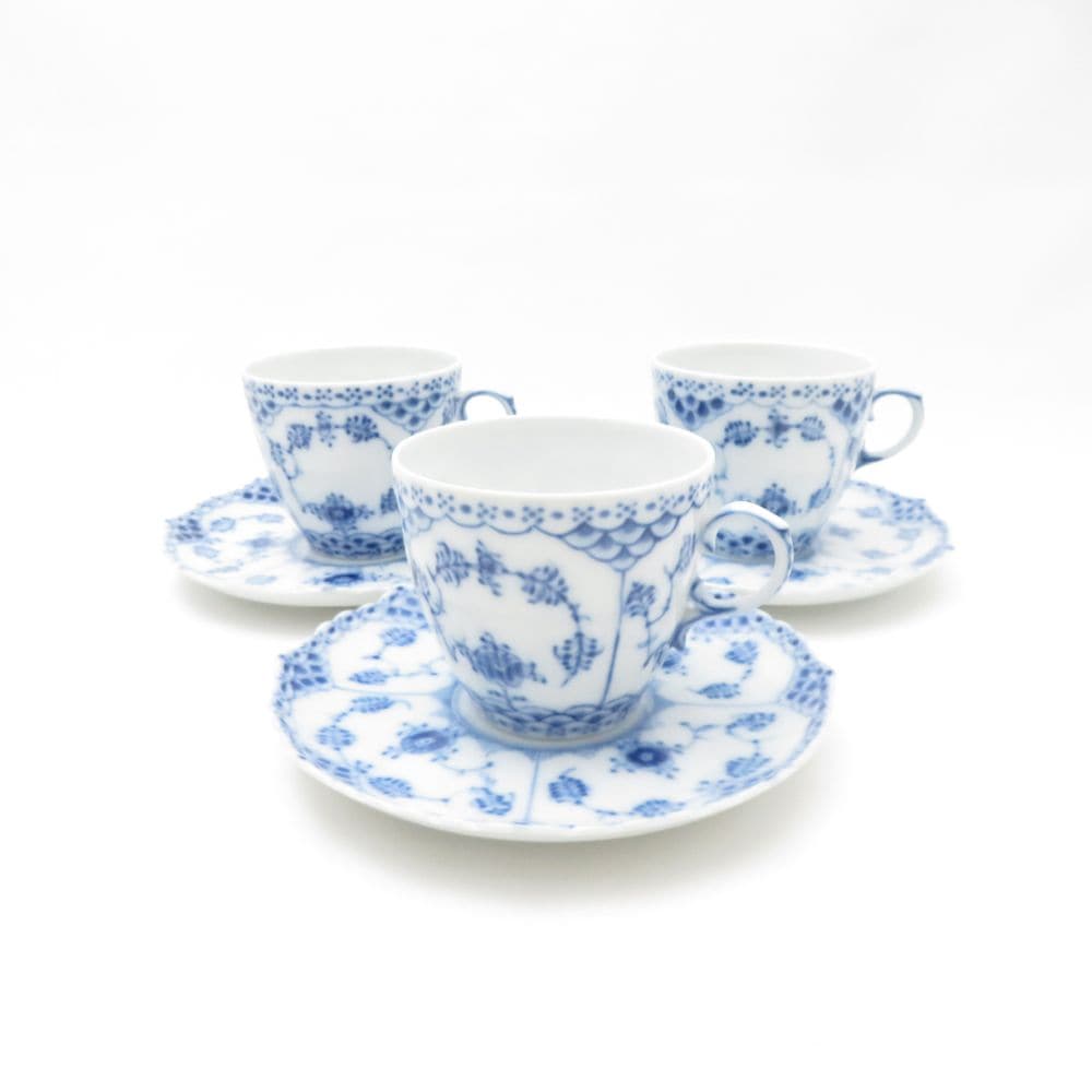 美品 ROYAL COPENHAGEN ロイヤルコペンハーゲン ブルーフルーテッドフルレース デミタスカップ＆ソーサー 3客 セット エスプレッソ モカ テーブルウェア SU13169C2 【中古】