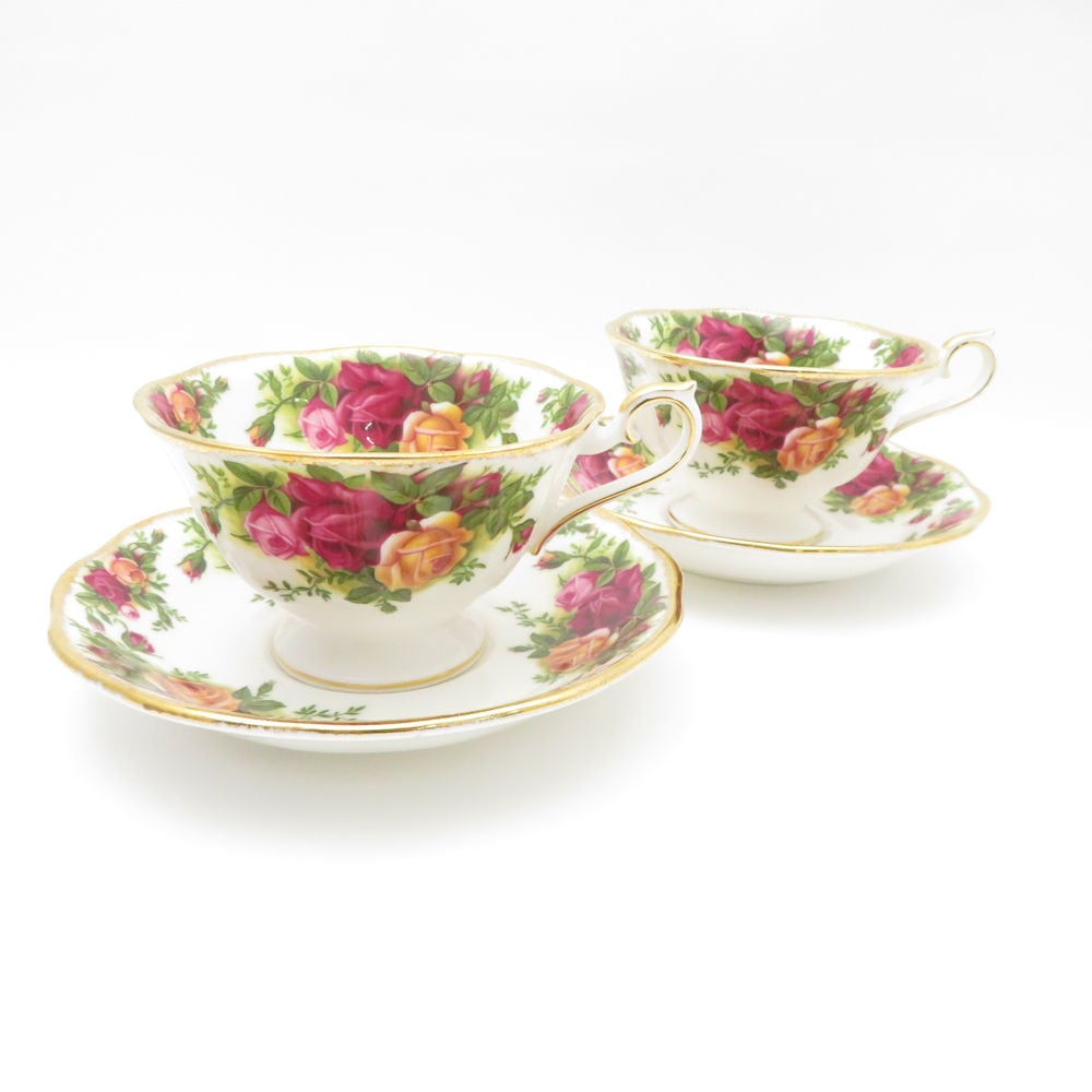 ROYAL ALBERT ロイヤルアルバート オールドカントリーローズ ティーカップ＆ソーサー 2客 ペア バラ 薔薇 花 SC9101V1 【中古】