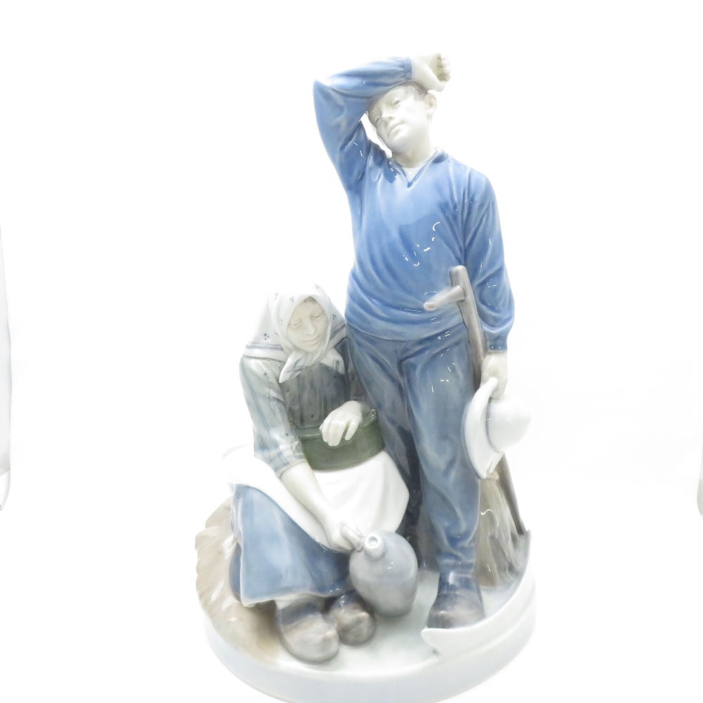 ROYAL COPENHAGEN ロイヤルコペンハーゲン 1352 農夫婦 フィギュリン 置物 陶器人形 オブジェ SC9067Z 【中古】
