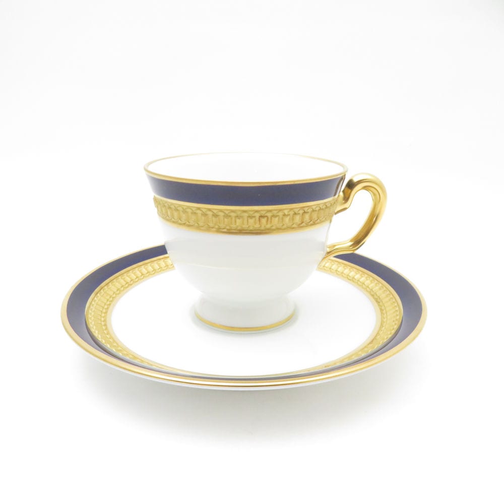 美品 OKURA 大倉陶園 ロイヤルブルークラウン 瑠璃エンボス デミタスカップ＆ソーサー モカ エスプレッソ 金彩 SM4652A3 【中古】