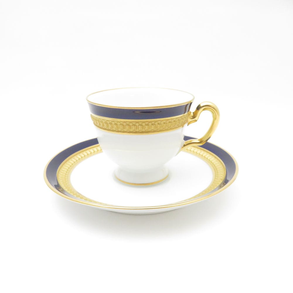 美品 OKURA 大倉陶園 ロイヤルブルークラウン 瑠璃エンボス デミタスカップ＆ソーサー モカ エスプレッソ 金彩 SM4653A3 【中古】