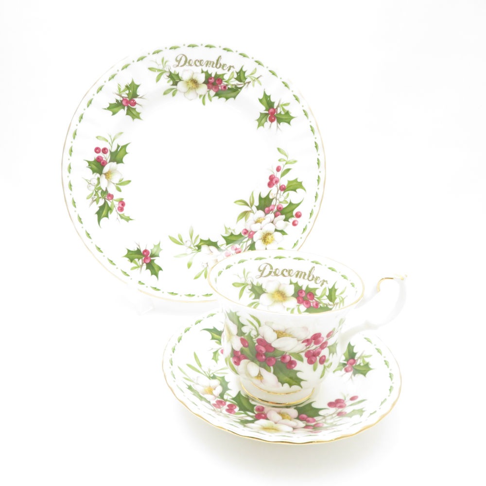 ROYAL ALBERT ロイヤルアルバート フラワーオブザマンス 12月 クリスマスローズ カップ＆ソーサー 中皿 1セット トリオ December 20cmプレート SM4660A3 【中古】
