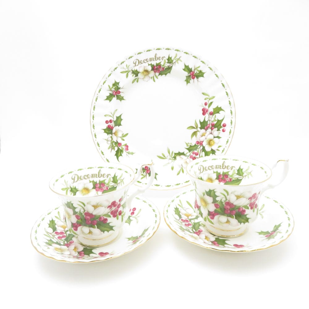 ROYAL ALBERT ロイヤルアルバート フラワーオブザマンス 12月 クリスマスローズ カップ＆ソーサー 中皿 1セット セット December 20cmプレート SM4662A3 【中古】