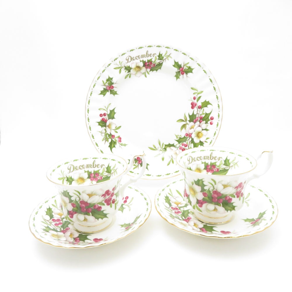 ROYAL ALBERT ロイヤルアルバート フラワーオブザマンス 12月 クリスマスローズ カップ＆ソーサー 中皿 1セット セット December 20cmプレート SM4662A3 【中古】