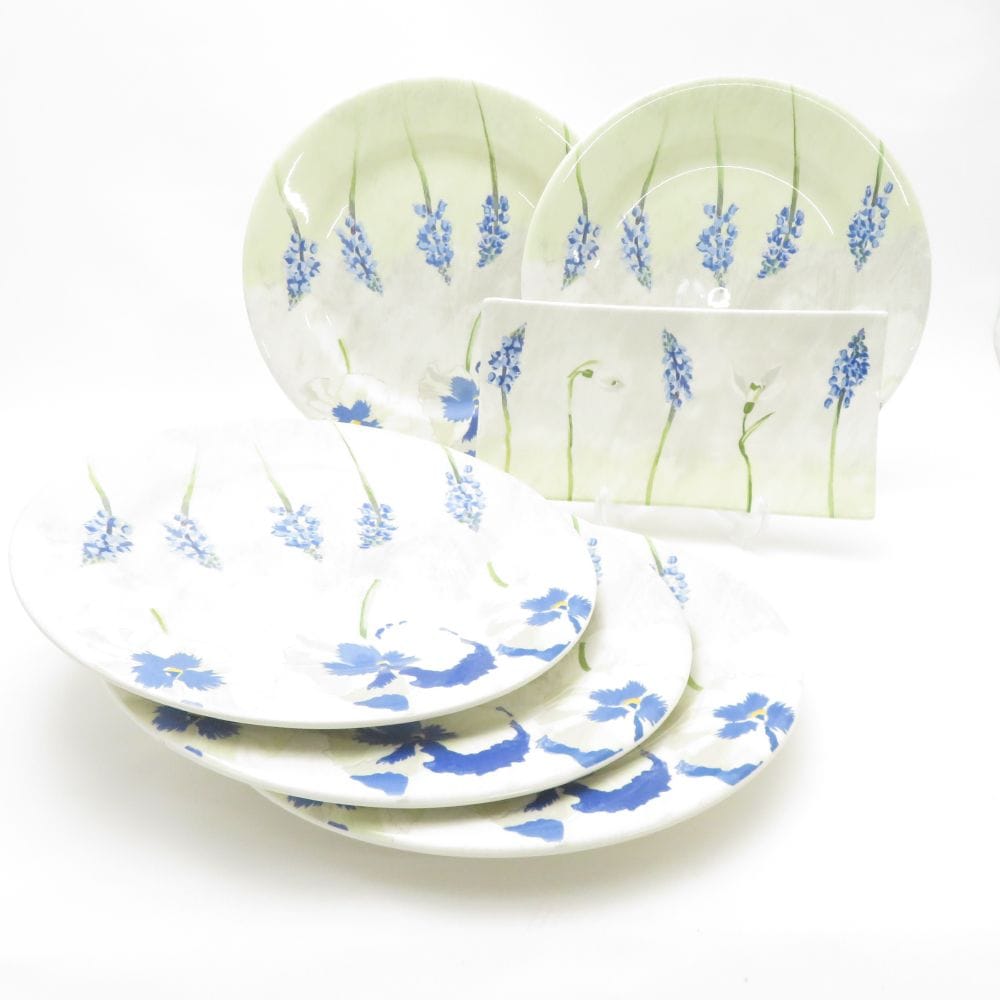 ジョゼッペアルマーニ 雪の上の仔猫 フローランス イタリア製 伊スクーター「ベスパ」をアルマーニが現代的に再解釈 カプセル