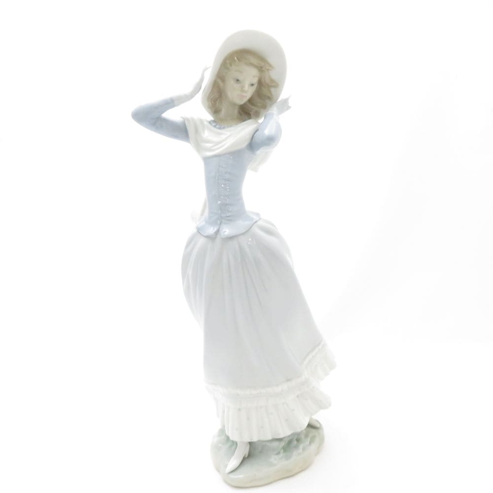 LLADRO リヤドロ 4936 春のそよ風 フィギュリン 置物 インテリア 女性 SM4690V1 【中古】