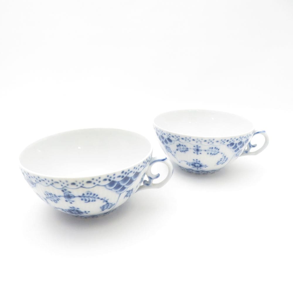 美品 ROYAL COPENHAGEN ロイヤルコペンハーゲン ブルーフルーテッドフルレース 1130 ティーカップのみ 2点 ペア テーブルウェア SU13268F2 【中古】