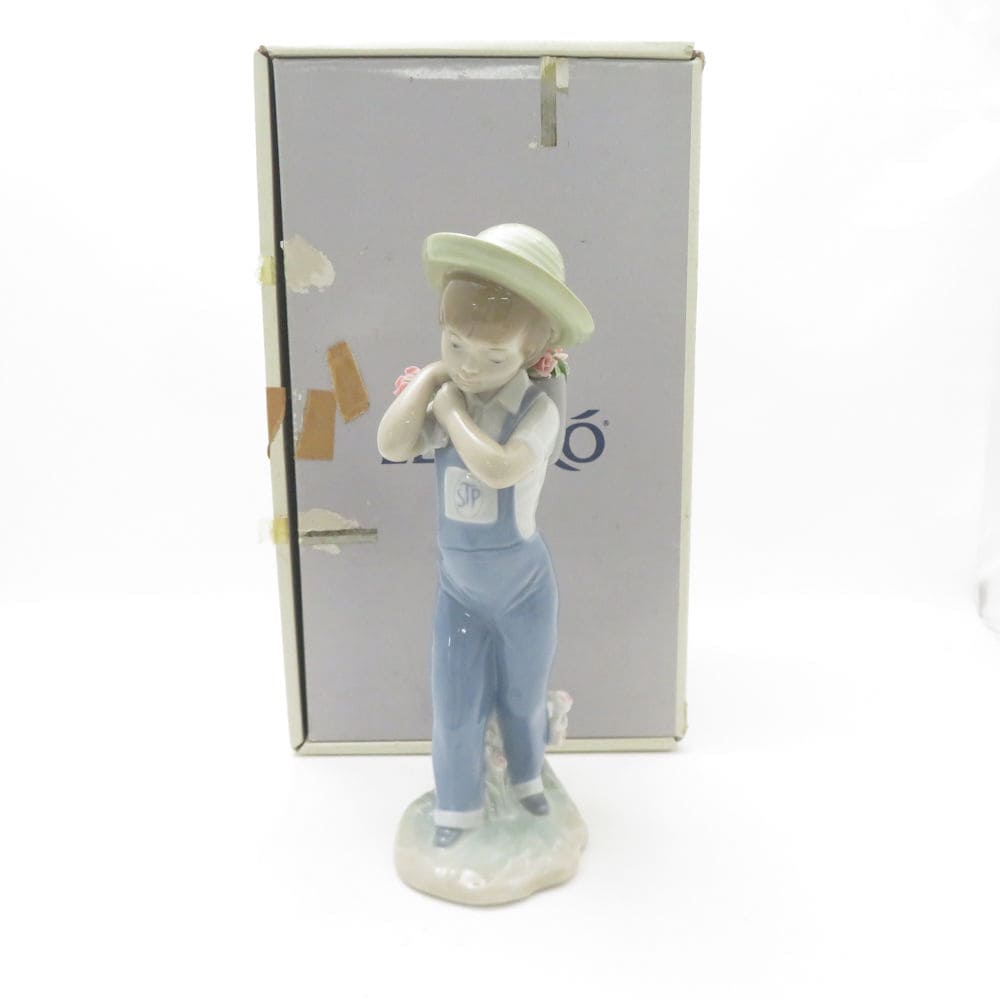 美品 LLADRO リヤドロ 1286 かごいっぱいのバラ フィギュリン 置物 陶器人形 廃盤 絶版 少年 花 男の子 SC9346G2 【中古】