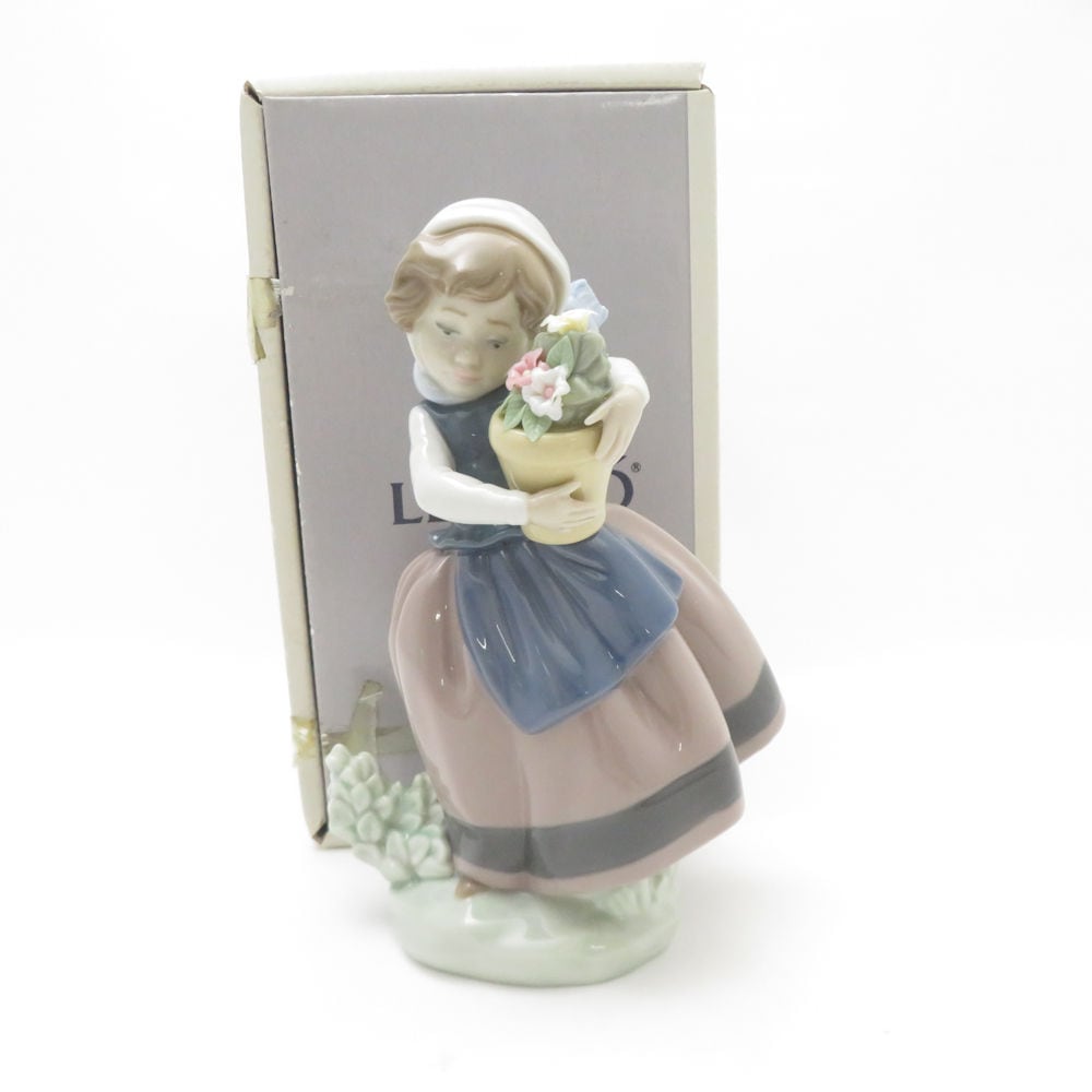 美品 LLADRO リヤドロ 5223 春が来た フィギュリン 置物 陶器人形 花 少女 女の子 インテリア SC9347G2 【中古】