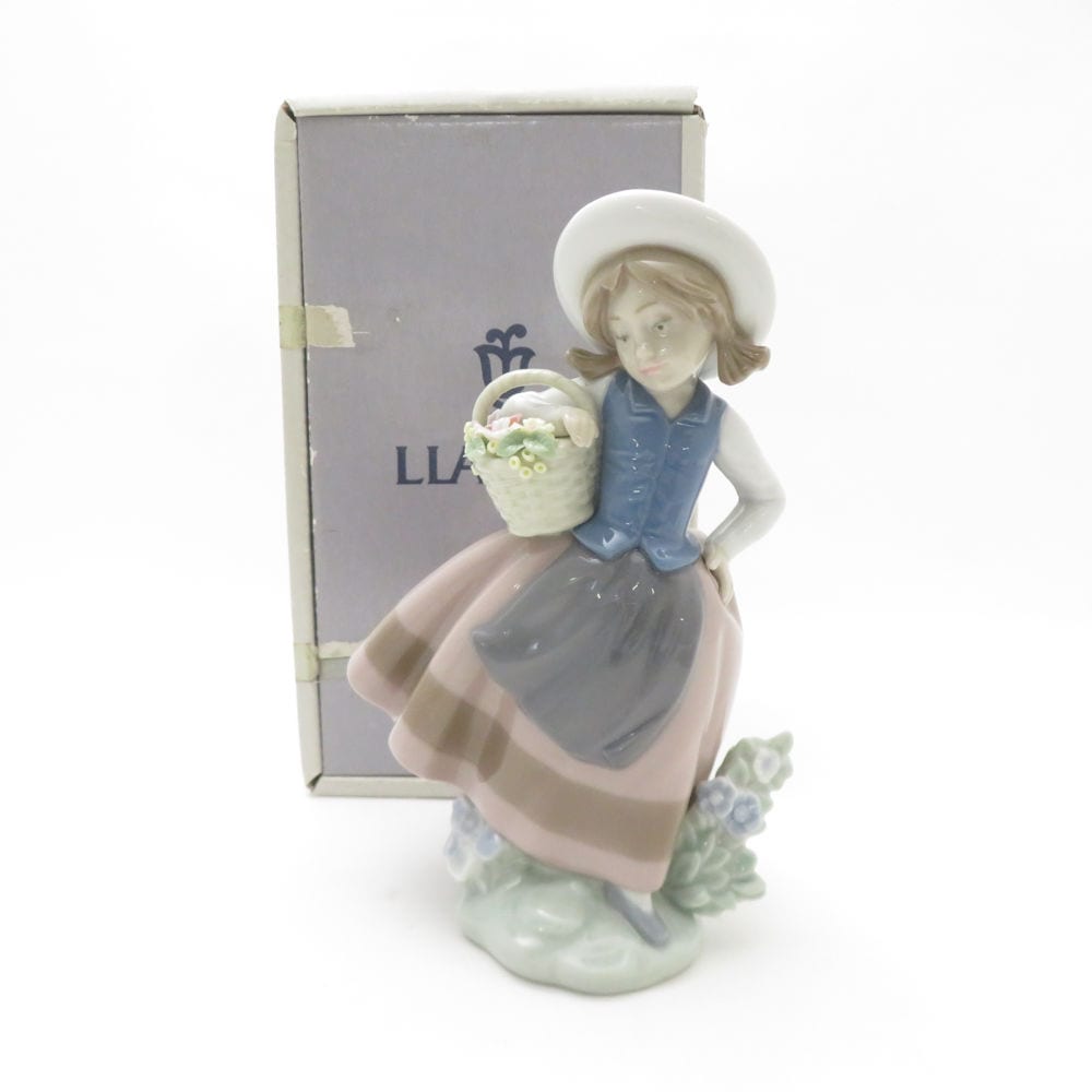 美品 LLADRO リヤドロ 5221 甘い花の香り フィギュリン 置物 陶器人形 少女 女の子 インテリア SC9349G2 【中古】