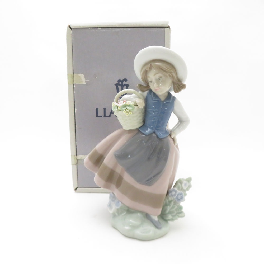 美品 LLADRO リヤドロ 5221 甘い花の香り フィギュリン 置物 陶器人形 少女 女の子 インテリア SC9349G2 【中古】