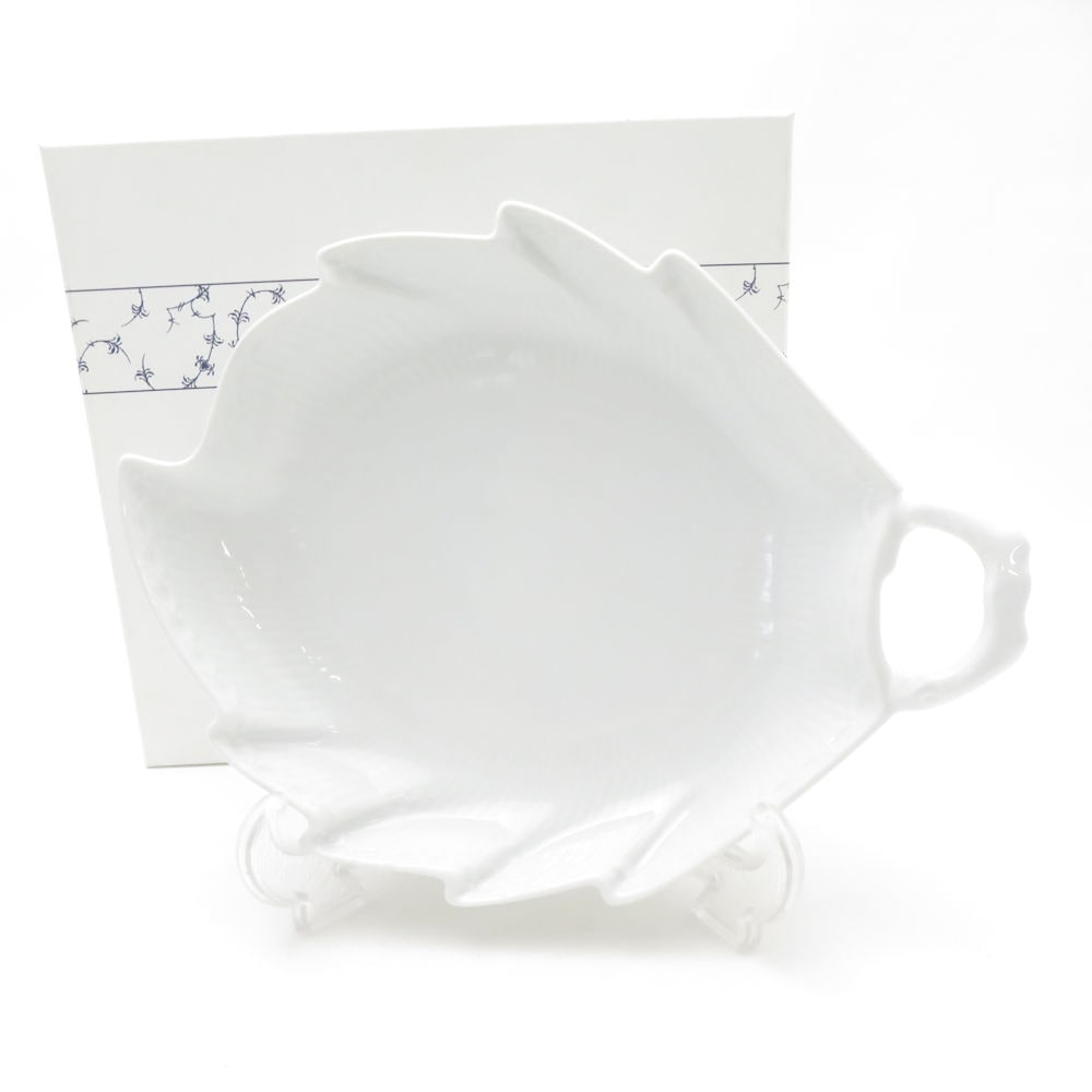 未使用 ROYAL COPENHAGEN ロイヤルコペンハーゲン ホワイトフルーテッドハーフレース リーフディッシュ 23cmプレート 皿 葉 SC9562K2 【中古】