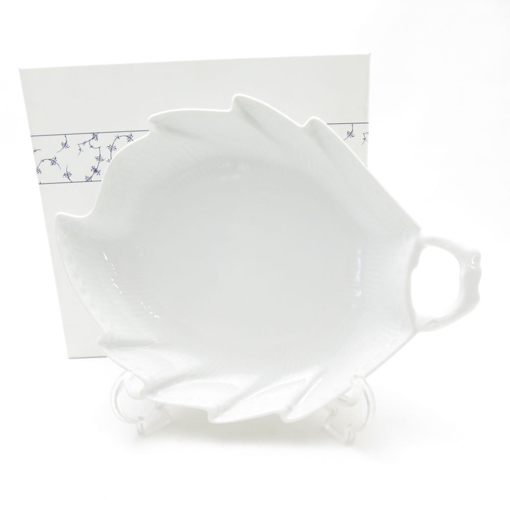 未使用 ROYAL COPENHAGEN ロイヤルコペンハーゲン ホワイトフルーテッドハーフレース リーフディッシュ 23cmプレート 皿 葉 SC9562K2 【中古】