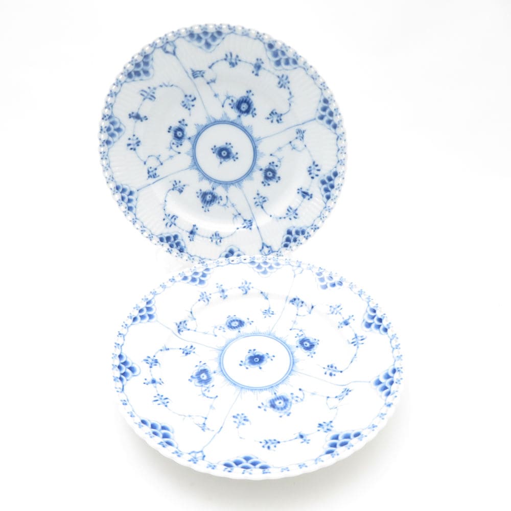 美品 ROYAL COPENHAGEN ロイヤルコペンハーゲン ブルーフルーテッドフルレース 中皿 2枚 ペア 19cmプレート ケーキ デンマーク製 SC9565E2 【中古】