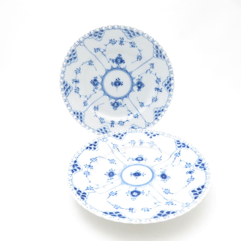 美品 ROYAL COPENHAGEN ロイヤルコペンハーゲン ブルーフルーテッドフルレース 中皿 2枚 ペア 19cmプレート ケーキ デンマーク製 SC9566E2 【中古】