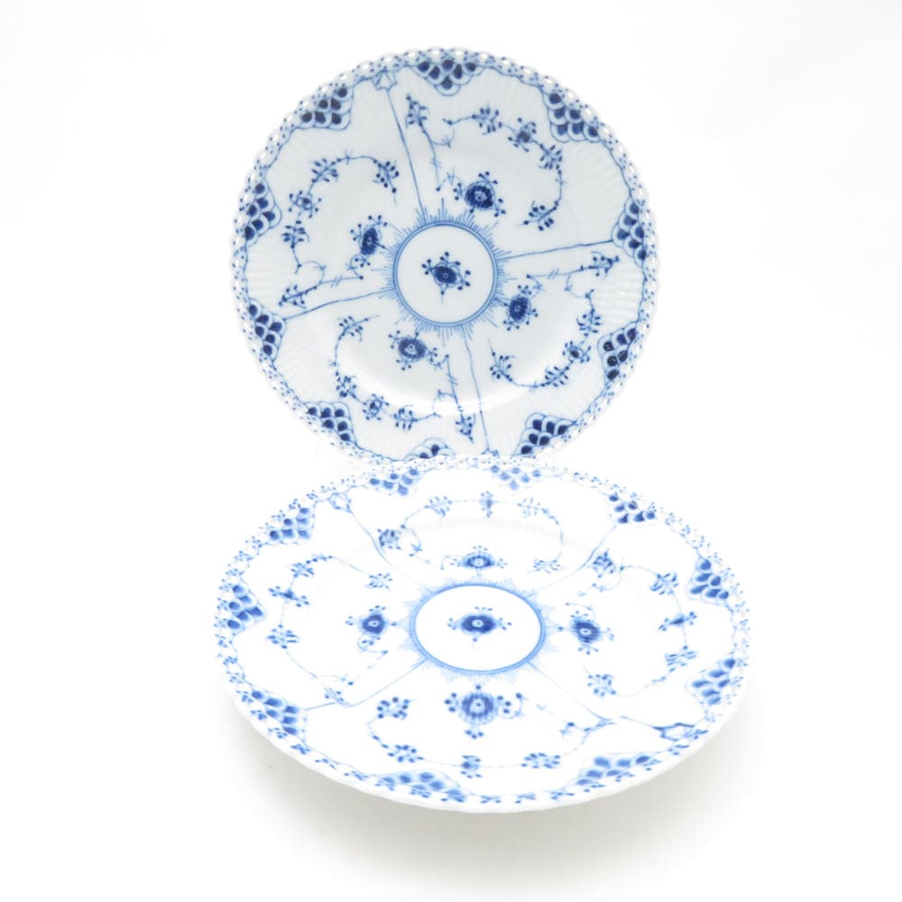 美品 ROYAL COPENHAGEN ロイヤルコペンハーゲン ブルーフルーテッドフルレース 中皿 2枚 ペア 19cmプレート ケーキ デンマーク製 SC9567E2 【中古】