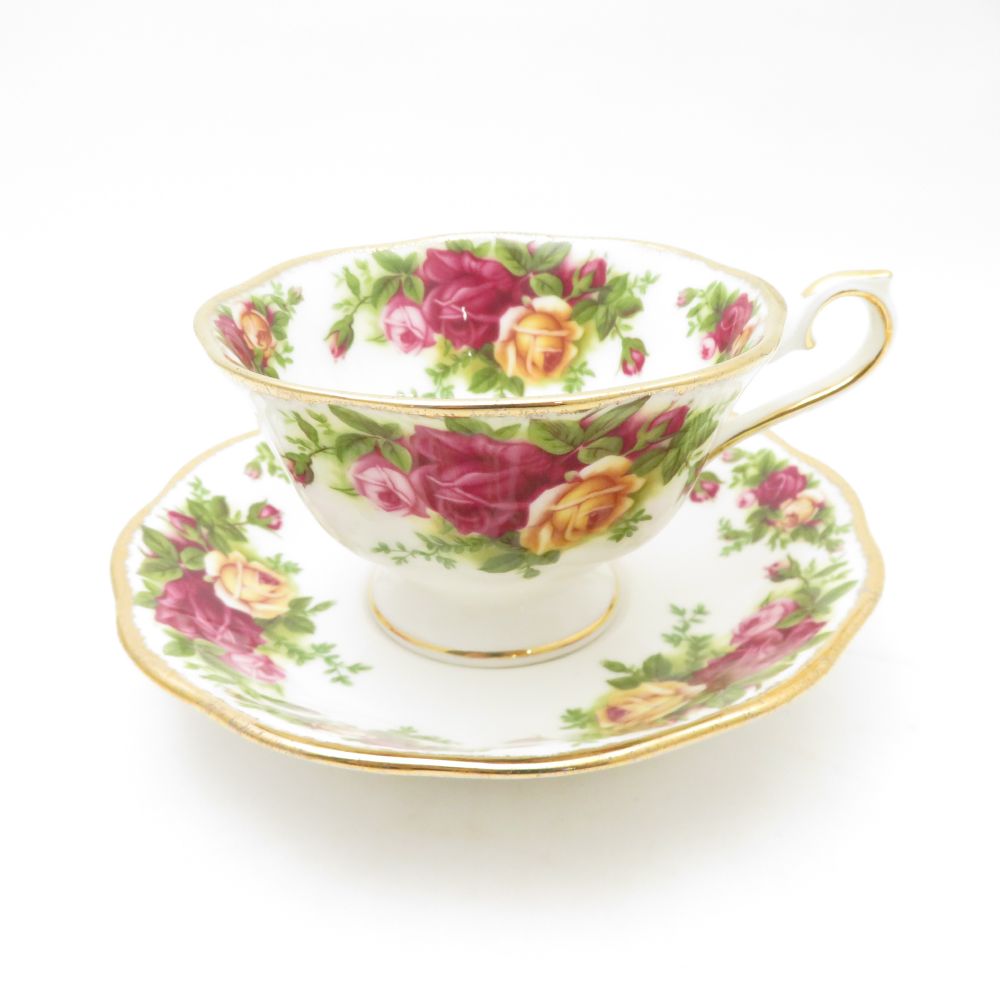 美品 ROYAL ALBERT ロイヤルアルバート オールドカントリーローズ カップ＆ソーサー 花柄 フラワー SM4825P1 【中古】