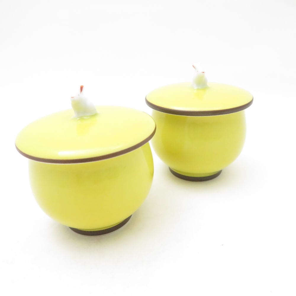 美品 Fukagawa Seiji 深川製磁 黄地兎 湯呑 2点 ペア うさぎ ゆのみ SM4844K1 【中古】