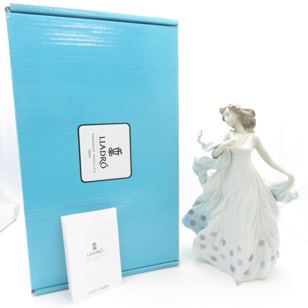 未使用 LLADRO リヤドロ 6193 夏のセレナーデ フィギュリン 陶器人形 置物 女性 鳥 SC9862Z 【中古】