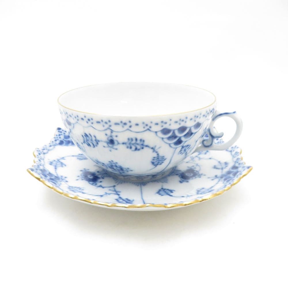美品 ROYAL COPENHAGEN ロイヤルコペンハーゲン ブルーフルーテッドフルレース 金彩 ティーカップ＆ソーサー 希少 レア SC9988Q1 【中古】