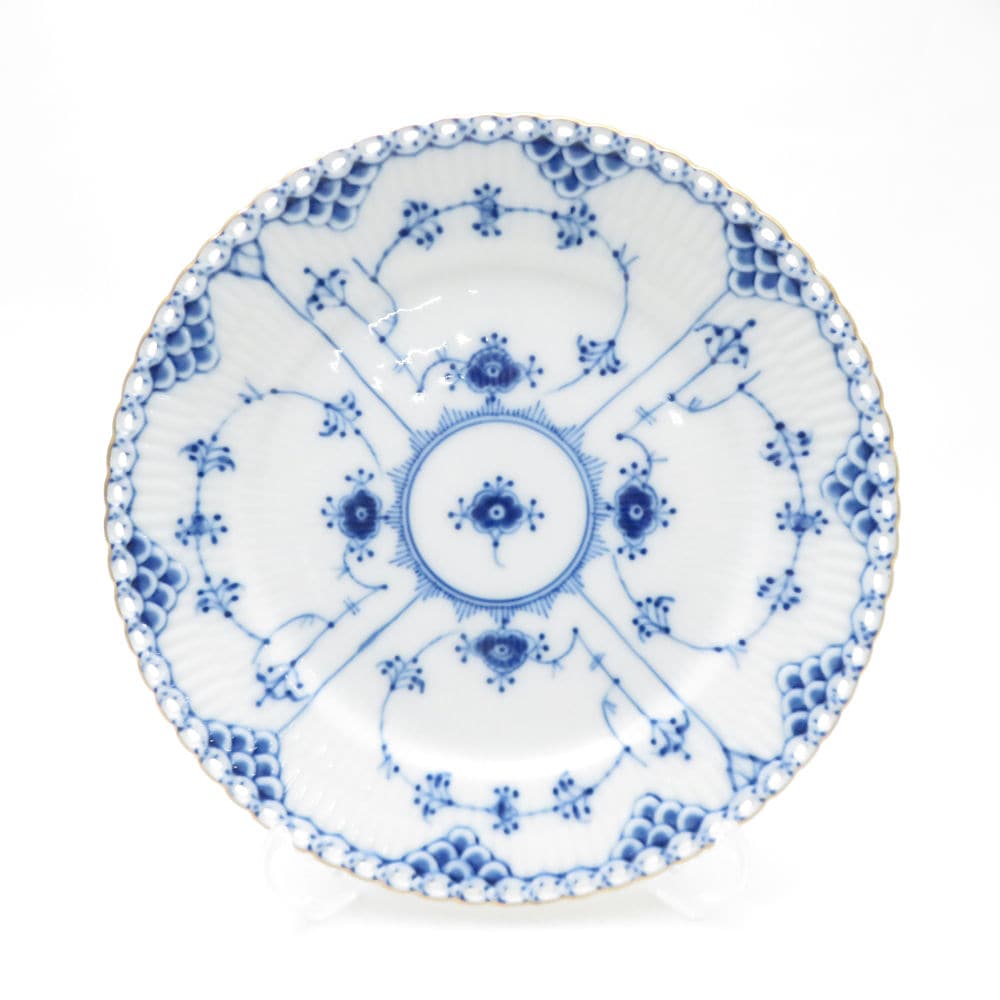 未使用 ROYAL COPENHAGEN ロイヤルコペンハーゲン ブルーフルーテッドフルレース 金彩 中皿 19cmプレート 希少 レア SC9990Q1 【中古】
