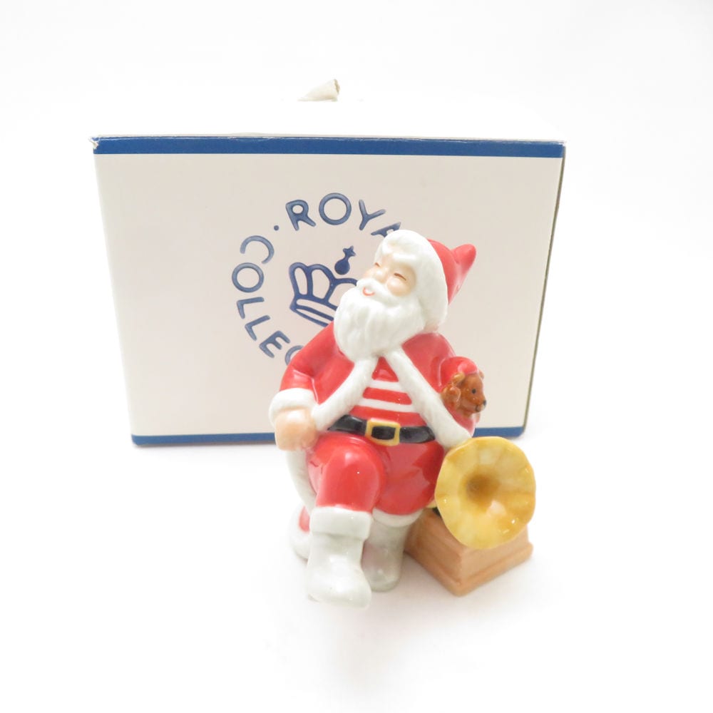 美品 ROYAL COPENHAGEN ロイヤルコペンハーゲン 2013年 アニュアルサンタ フィギュリン 置物 人形 クリスマス 1249843 オブジェ SC10112H2 【中古】